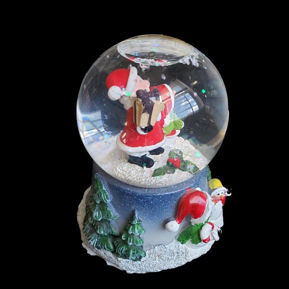 Christmas Snow Globe that Lights Up NEW in BOX - Picture 3 of 6